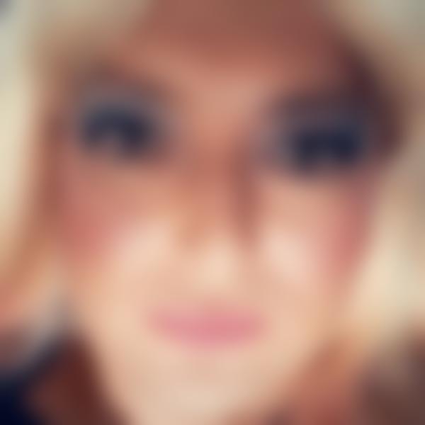 Douceofferte, moden bourgeoise med smukke muskuløse balder søger sex med en ung mand i Aarhus