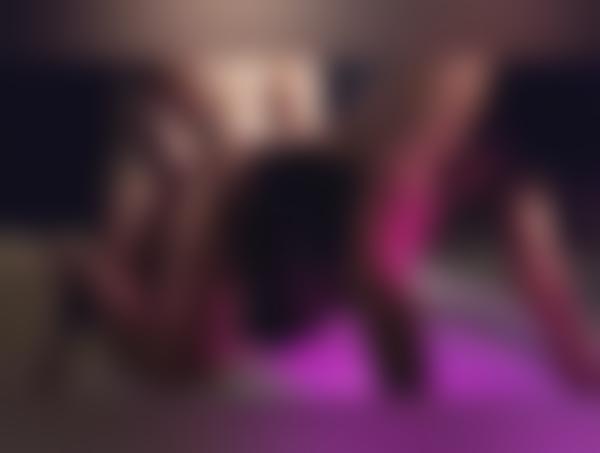 Bellala, brunette med store bryster, mangler sex i Viborg