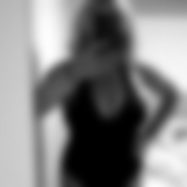 Aliciablonde, ung kvinde til rådighed for en fræk date i Viborg