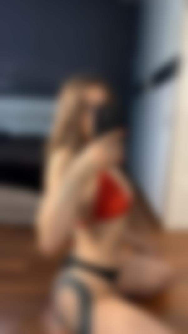 Søger et par i Aarhus