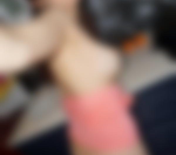 Cherry-cherry68, lille pige, lidt nørdet, søger fræk fyr til sex og spil i Odense