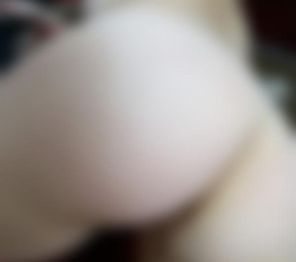 Lechezmoi, moden kvinde med behåret fisse søger mand, der elsker cunnilingus i København