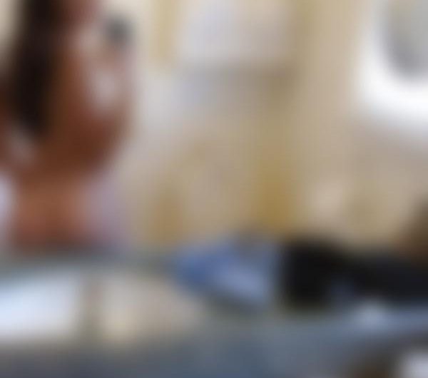 Cougardu50, moden cougar-kvinde søger en meget ledig ung mand i Viborg