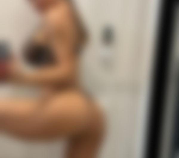 Jeg søger en duo-date med en kvinde eller flere i København