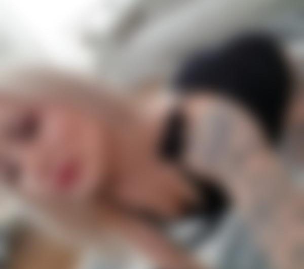 Titso, leder du efter en kælling med små bryster? i Kolding