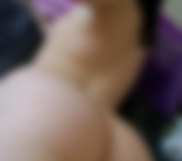 Biseksuel kvinde søger biseksuel kvinde eller par i København