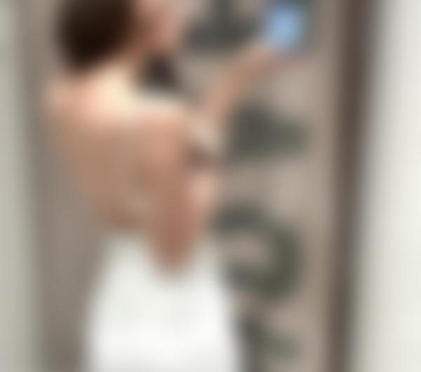 Chloe, moden kvinde med kurver søger gratis sex i Køge