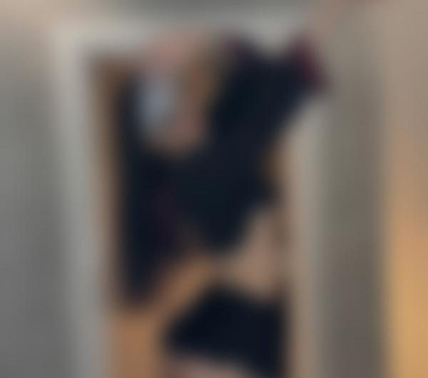 Titejoëlle, cougar vil gerne have sex med unge mænd i Vejle