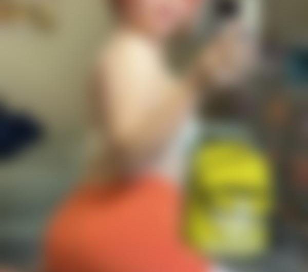 Hotmachine, ung, meget udadvendt teenager i København