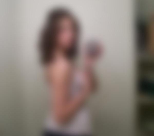 Saphiqua, lesbisk med stor bagdel søger hetero- eller homoseksuel mand til at prøve med en mand i Roskilde