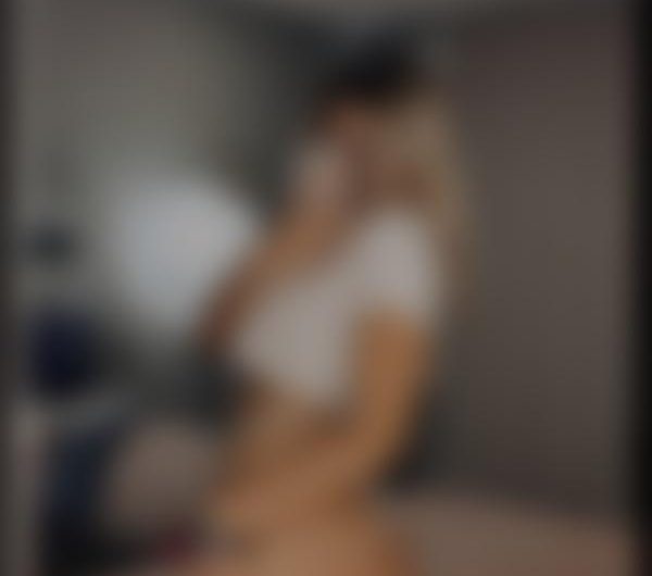 Ptitemaeva, brun, fyldig, smuk og sød søger piger i København