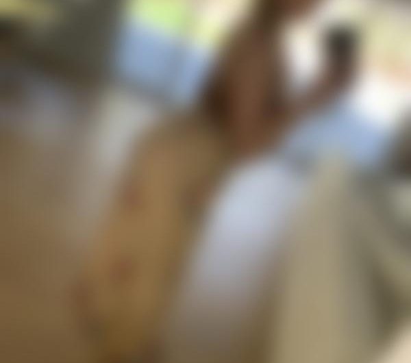 Chachacokine, lille fræk pige med lidt kurver søger fyr til sexdate i Roskilde