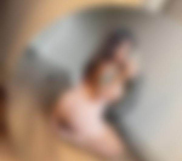 Chaudassedunord, en fræk pige uden tabuer, der står ved sig selv, søger en ældre mand i Roskilde