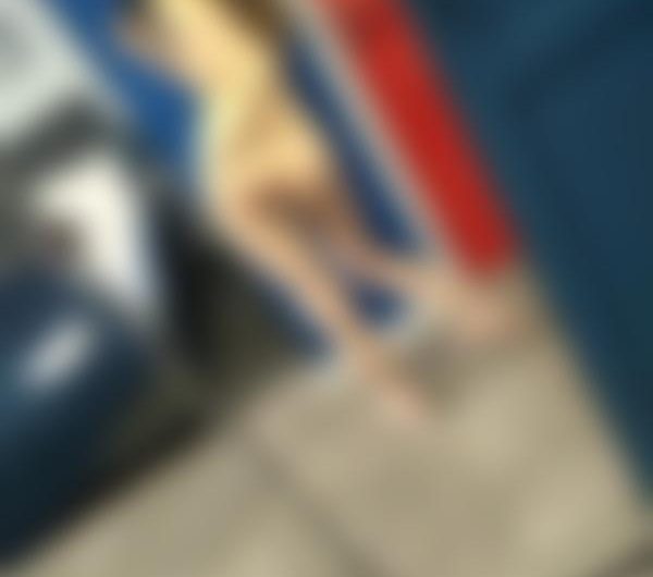 Chatoune, kvinde med behåret fisse i Hørsholm