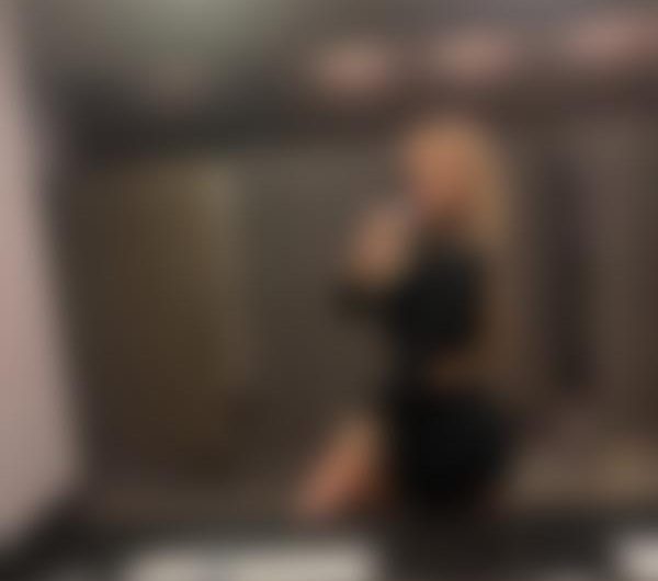 Carmel, CHARMERENDE KVINDE i Kolding