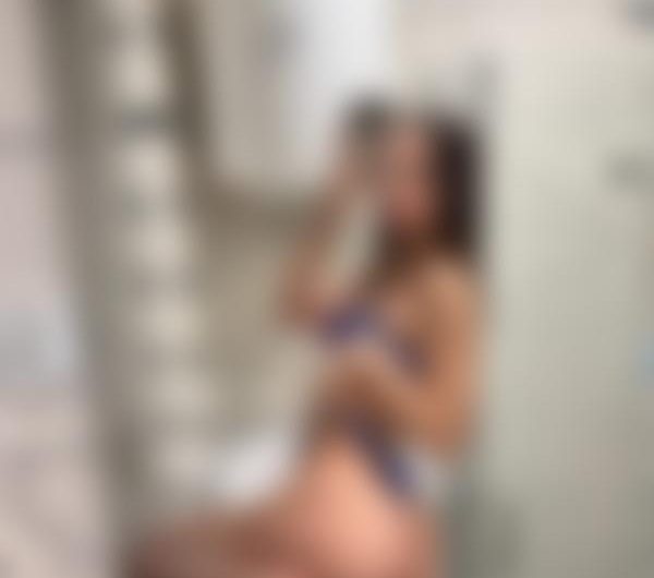 Ebenholts kvinde søger bi kvinde, ikke kommerciel, i Kolding