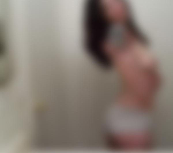 Blablibla, jeg elsker at stikke en dildo op foran kameraet, vil du se det? I Esbjerg