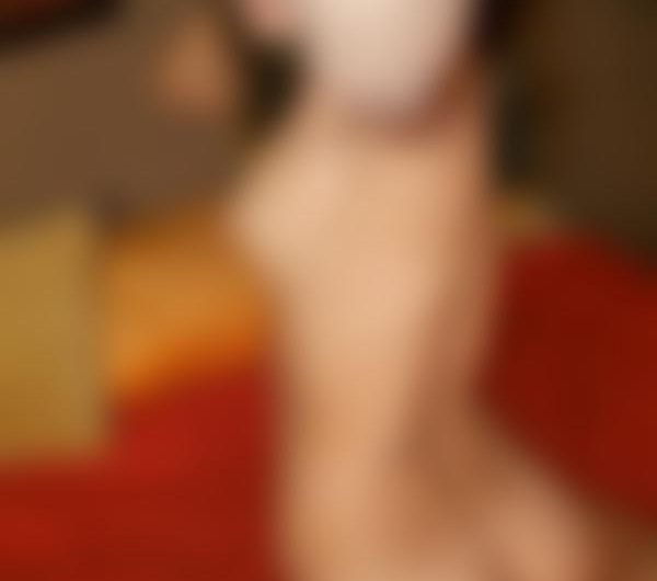 Genert, ung pige, genert og jomfru søger i Reims i København