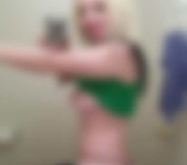 Kvinde søger venlig, ikke kønslig kontakt i Esbjerg